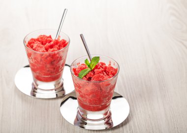 verse aardbeien zelfgemaakte sorbet