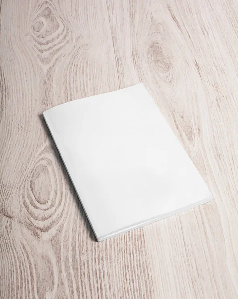 boş bir sayfa ile Dergi kapağı