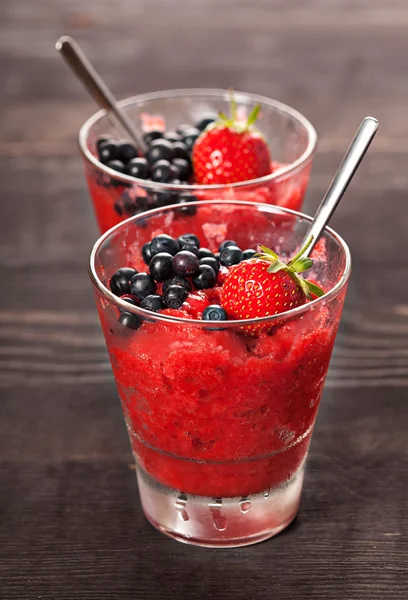 Frische Erdbeeren hausgemachtes Sorbet — Stockfoto