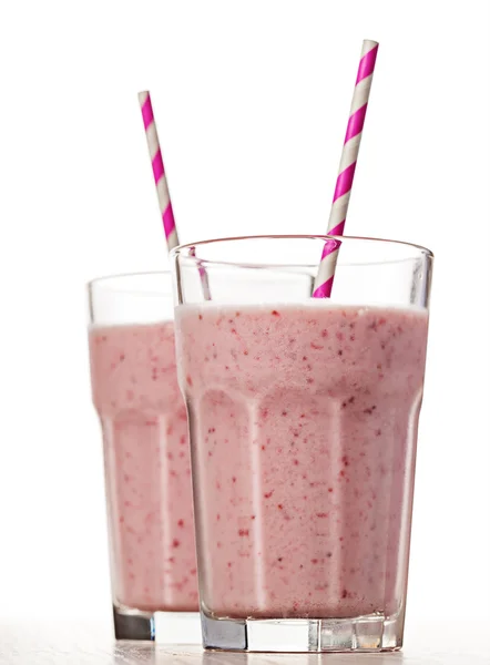Taze çilekli milkshake yaz içeceği — Stok fotoğraf