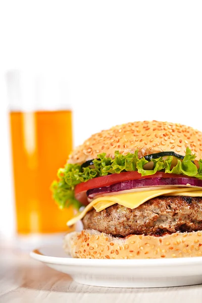 Refeição de almoço rápido hambúrguer fresco — Fotografia de Stock