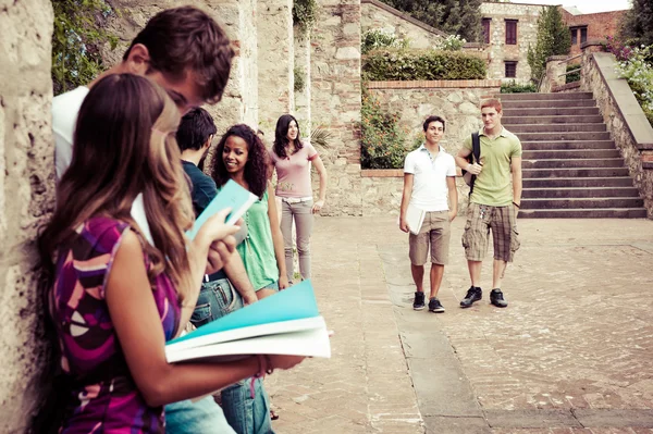 Grupp av studenter — Stockfoto