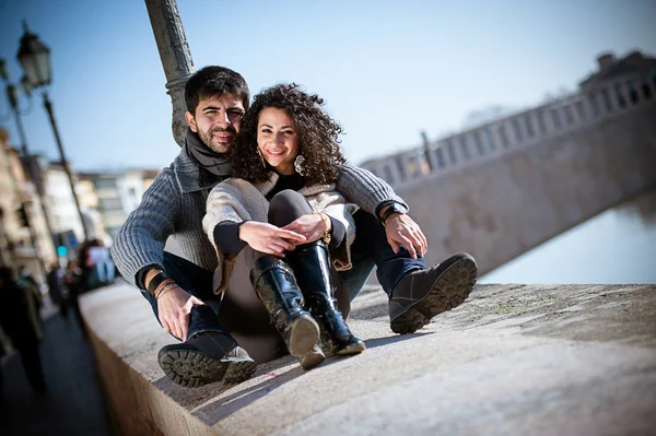 Casual couple of lover in winter on the city — Stock Photo, Image