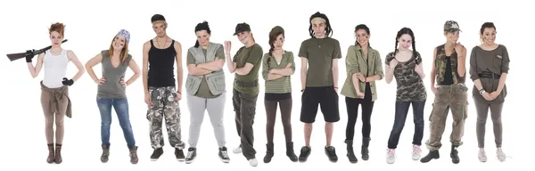 Grup genç asker doğaçlama