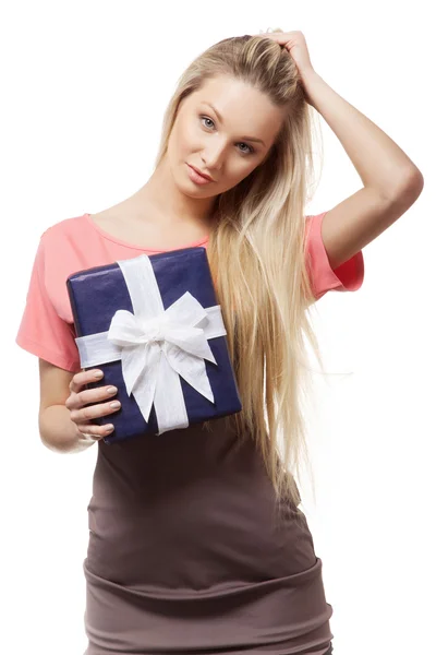 Blonde girl holding gift box — Stock Photo, Image