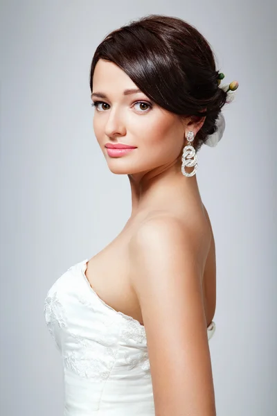 Portrait of a beautiful bride — Stock Photo, Image