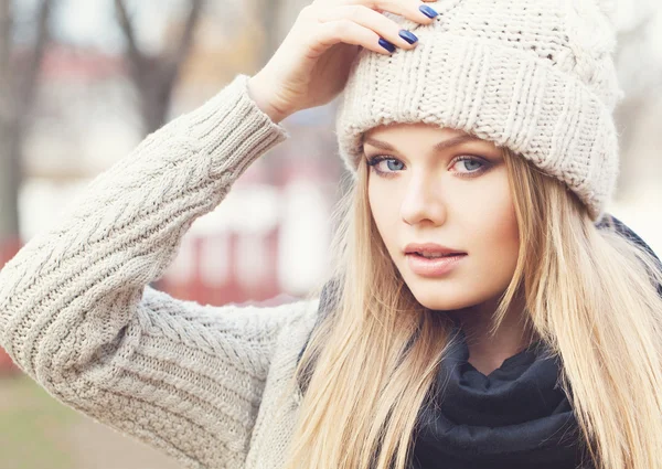 Blonde in knitted clothes — Stock Photo, Image