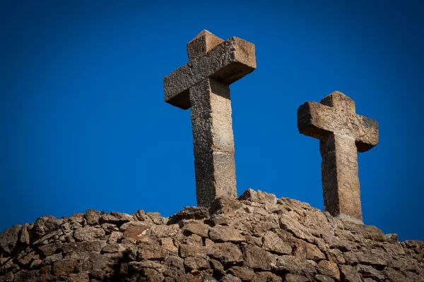 Dos viejas cruces de ston en Barcelona — Foto de Stock