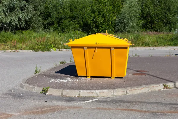 Pojemnik na śmieci miejskich — Zdjęcie stockowe