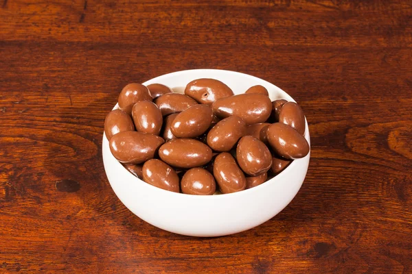 Frutos secos en chocolate —  Fotos de Stock