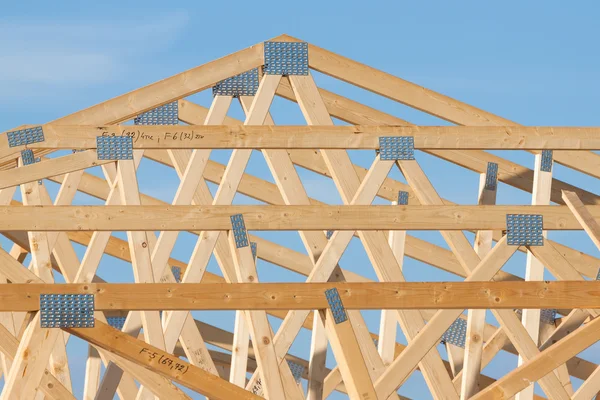 Nieuwe woningbouw huis inlijsten — Stockfoto