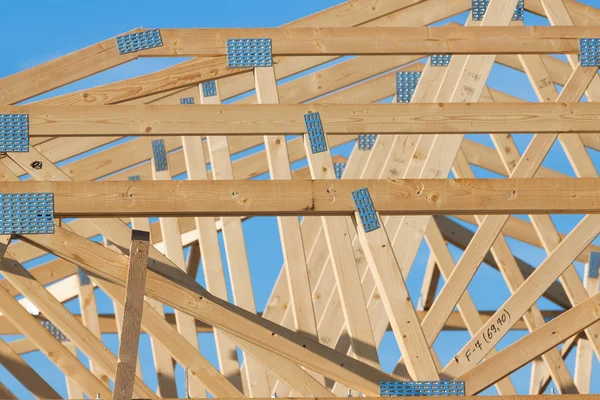 Nieuwe woningbouw huis inlijsten — Stockfoto