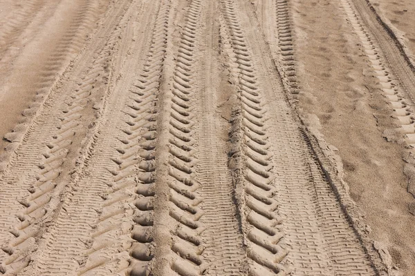 Tracce di pneumatici in sabbia — Foto Stock