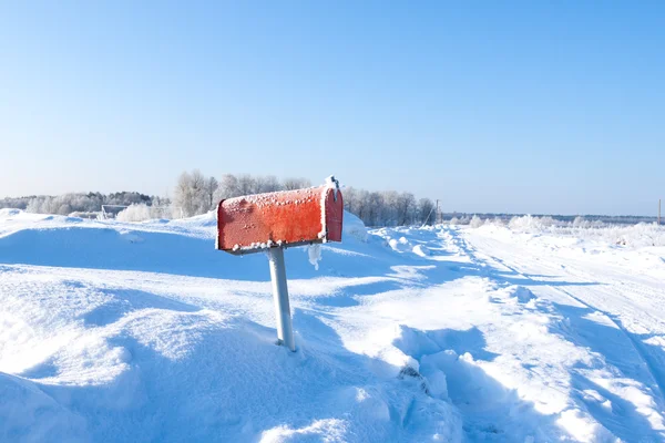 Зимний почтовый ящик — стоковое фото