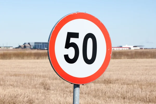 Označení omezení rychlosti ve venkovském prostředí — Stock fotografie