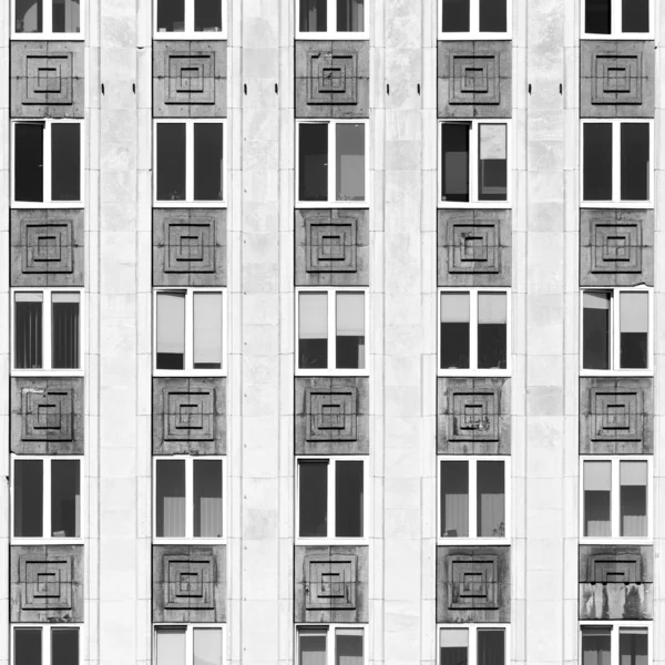 Fragmento de fachada de um edifício — Fotografia de Stock