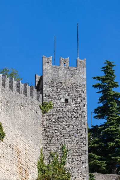 Befestigungsmauer in der Republik San Marino, Italien — Stockfoto