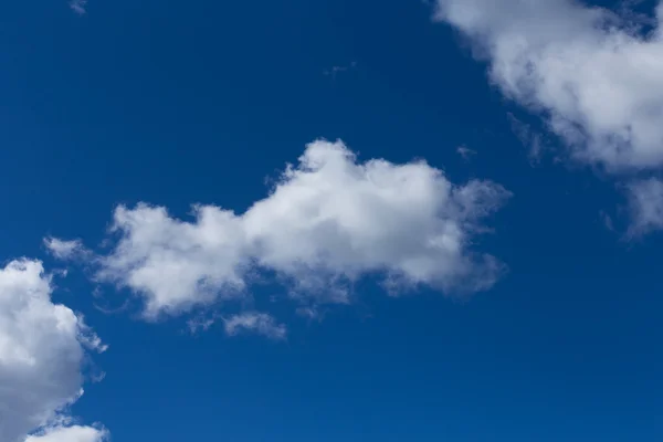 Céu azul fundo — Fotografia de Stock