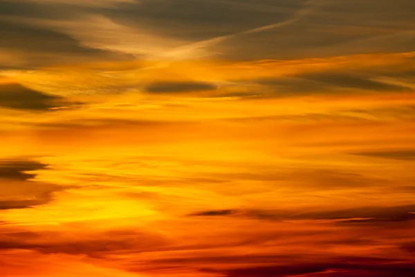 Dramatischer Sonnenuntergang — Stockfoto