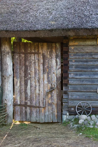 Cenário no celeiro da aldeia — Fotografia de Stock