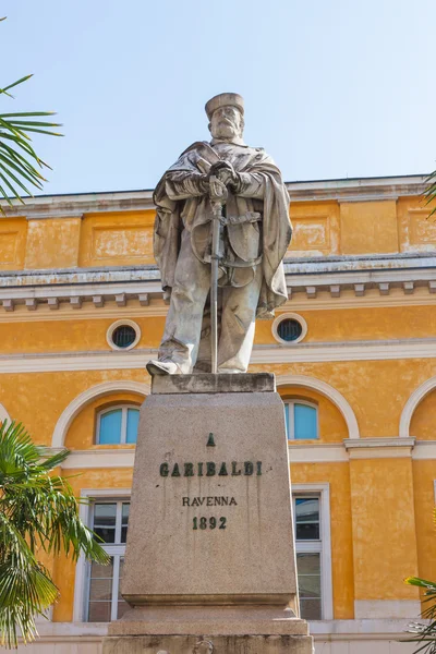 Memorial statue to Garibaldi in Ravenna — Stock Photo, Image