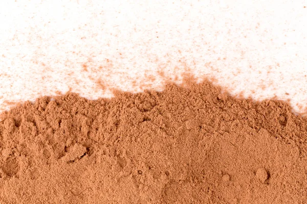 Heap Kakaopulver Isolerad Vit Bakgrund — Stockfoto