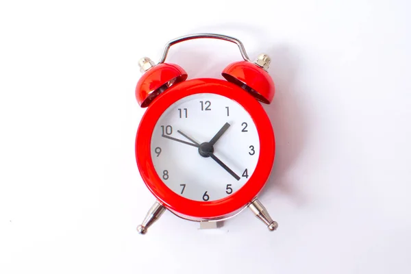 Beyaz Arkaplanda Kırmızı Alarm Saati — Stok fotoğraf