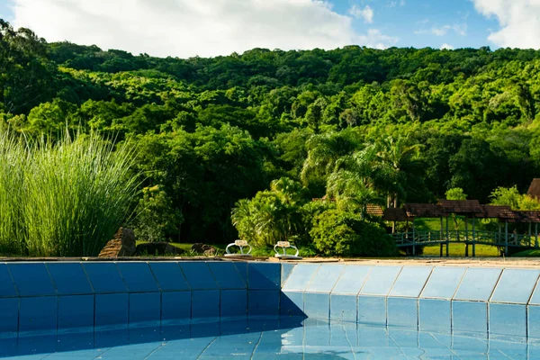 Piscina Chinelos Femininos Azuis Brasil — Fotografia de Stock