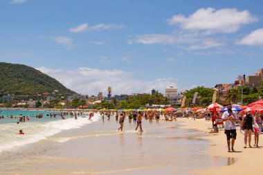 Bombas, Santa Catarina, Brezilya - 19 Aralık 2021: Güzel tropik Bombas plajı, Santa Catarina.