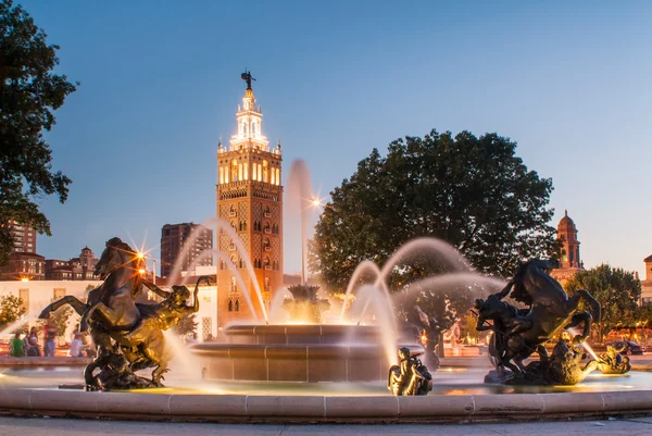 Канзас-Сіті штату Міссурі фонтан в країні клубу Plaza Ліцензійні Стокові Зображення