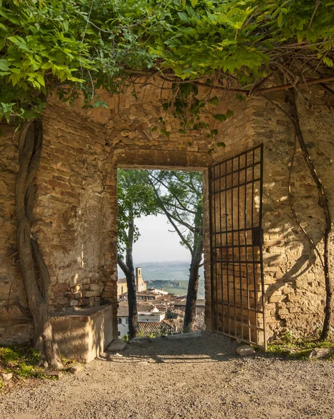 san Gimignano'da kapısı