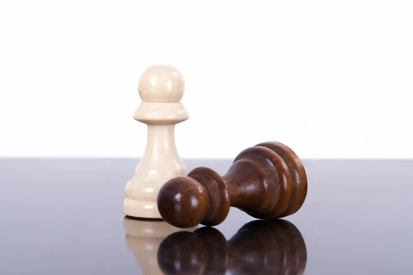 Pawn Defeats Dark Pawn — Stock Photo, Image