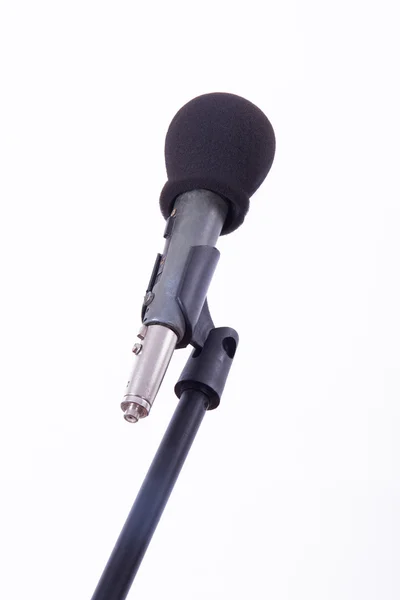 Черный микрофон на трибуне — стоковое фото