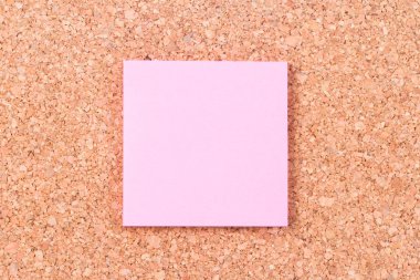 cork board üzerinde yapışkan sonrası