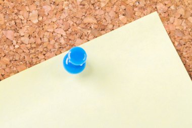 cork board üzerinde yapışkan sonrası