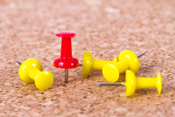 Push pins permanent uit — Stockfoto