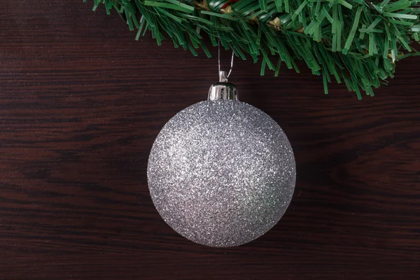 Christmas ball med bransch — Stockfoto