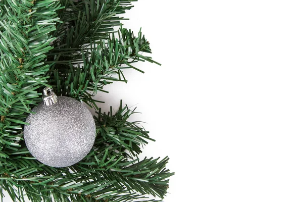 Christmas ball med filialer — Stockfoto