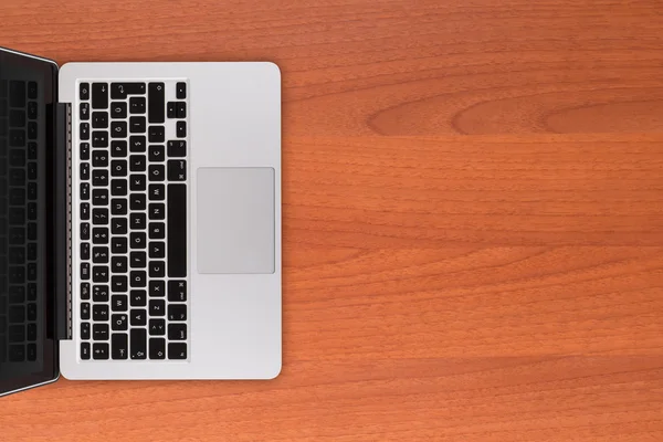 Laptop na mesa de escritório — Fotografia de Stock