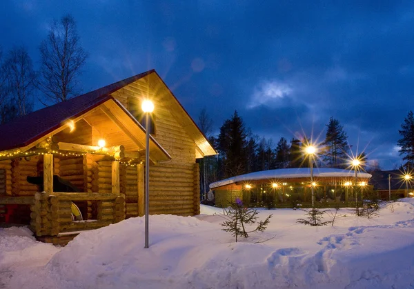 Maison en bois en hiver — Photo