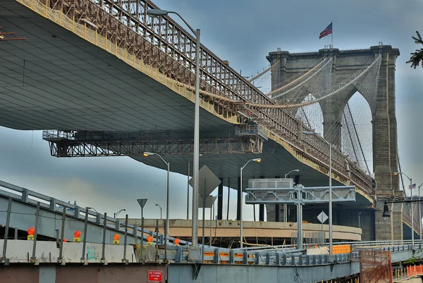 Brooklyn bridge, New York — Stockfoto