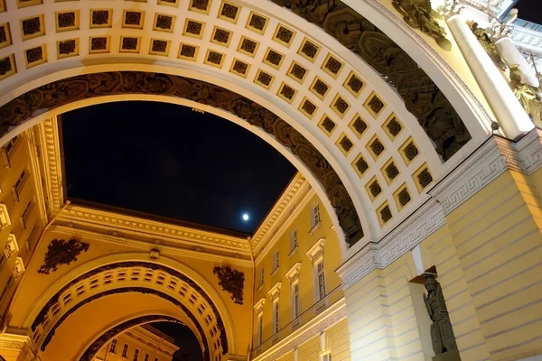 Saint-Pétersbourg, la vie nocturne en ville — Photo