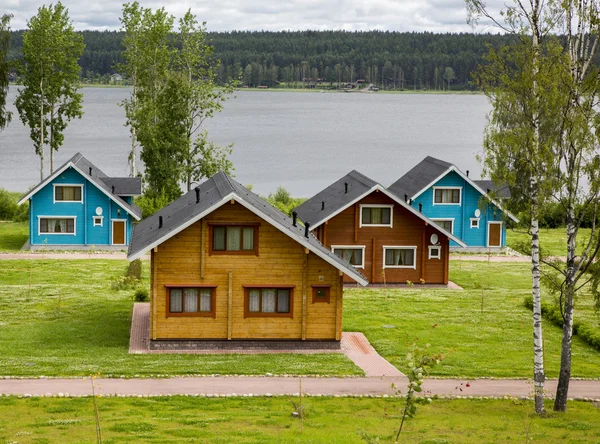 ahşap ev evler ormanda