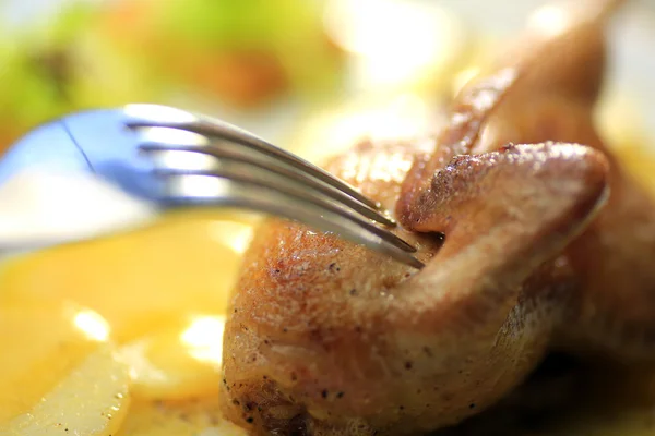 Roast chicken, quail on a platter — Stock Photo, Image