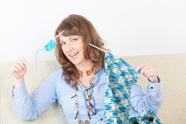 編み物をする女 — ストック写真