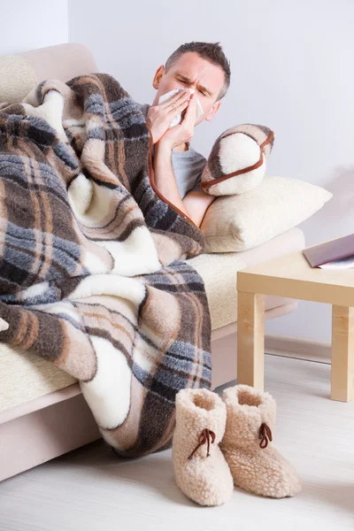 Sick man with tissue — Stock Photo, Image