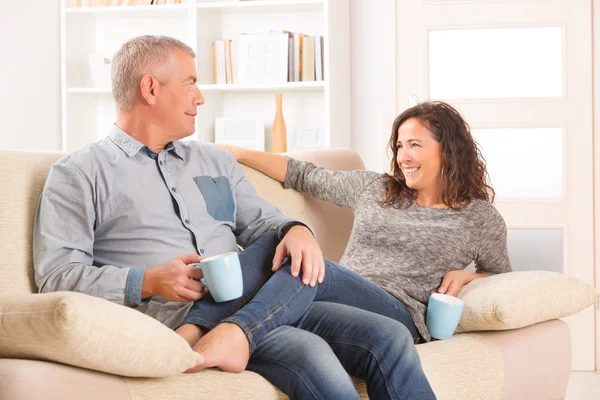 Adultos felizes — Fotografia de Stock