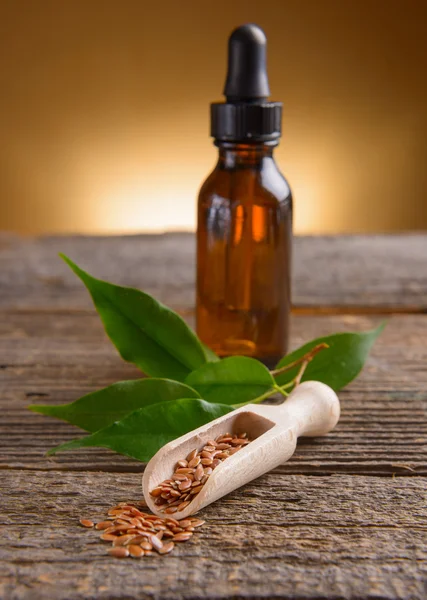 Dried linseed with macerated oil — Stock Photo, Image