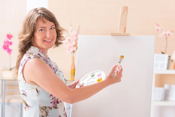 Artista en el trabajo — Foto de Stock