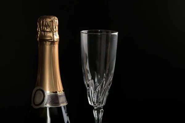 Verre Champagne Glace Sur Fond Noir Photo Stock — Photo